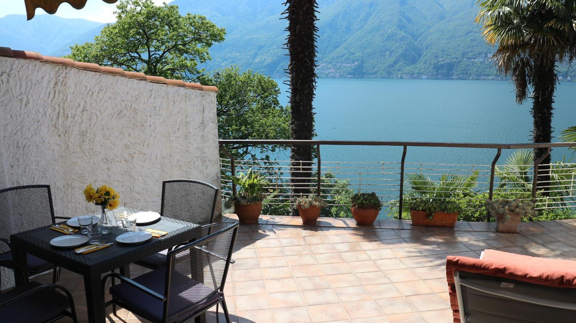 Апартаменти Casa Roccia Pino Lago Maggiore Екстер'єр фото